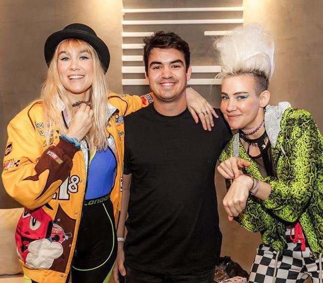 Nervo usa joias Felipe Aloisi
